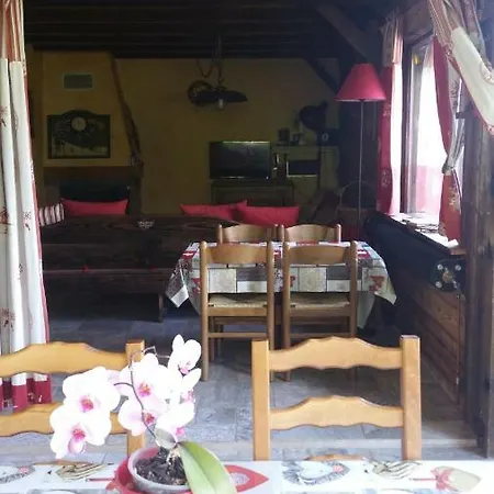 D'hotes De La Source Bed & Breakfast