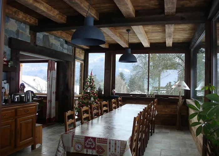 D'hotes De La Source Bed & Breakfast