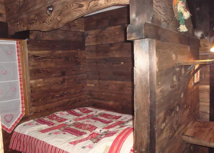 D'hotes De La Source 3*